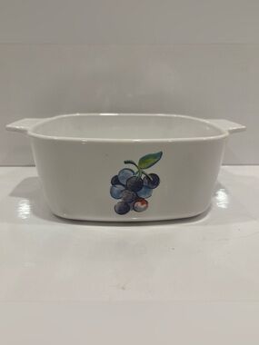 Vtg Corning Ware A-1.5-B Fruit Basket Grapes 1.5 Qt Casserole White